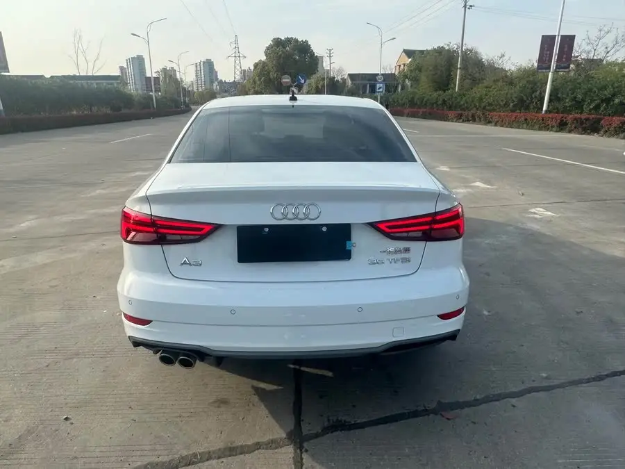 أودي A3 2020 ليموزين 35 TFSI النسخة العصرية الوطنية V