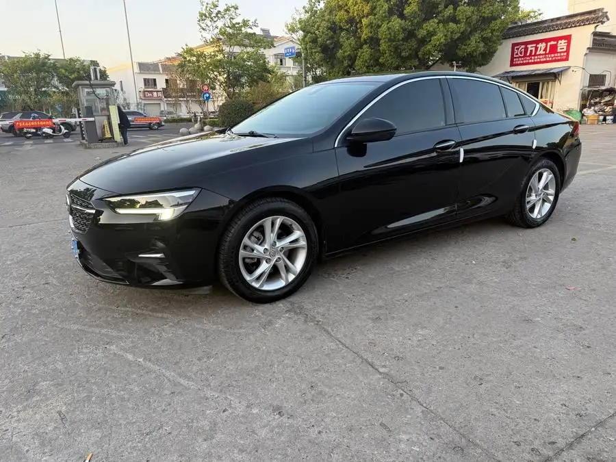 بيوك ريجال 2021 552T النخبة