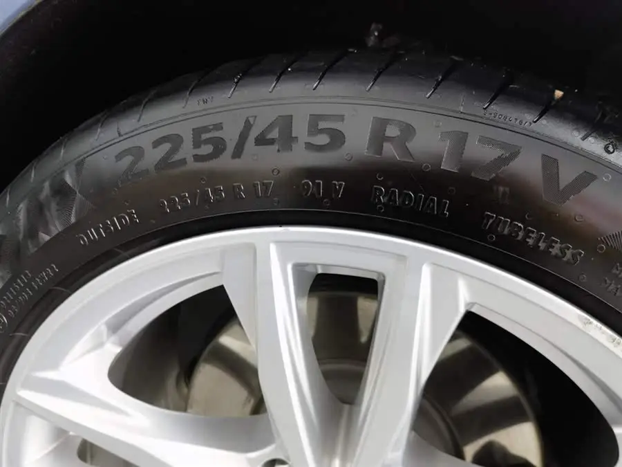 كاديلاك CT4 2023 25T الفاخرة