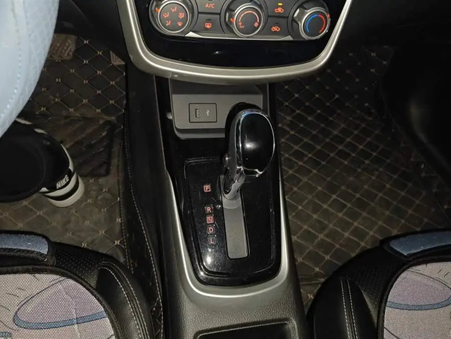 نيسان تييدا 2021 1.6 لتر CVT الذكية