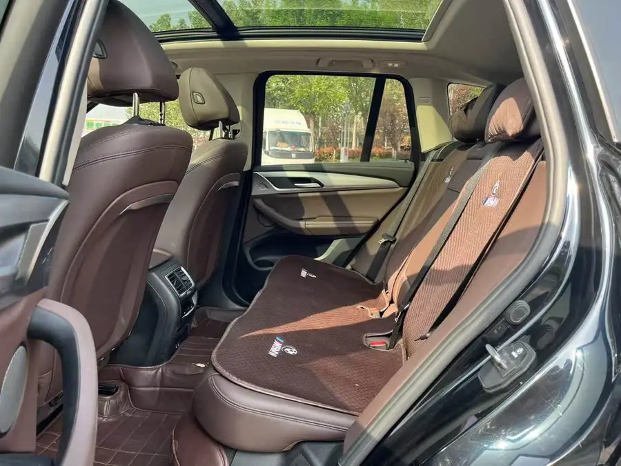 BMW iX3 2023 Leading Edition