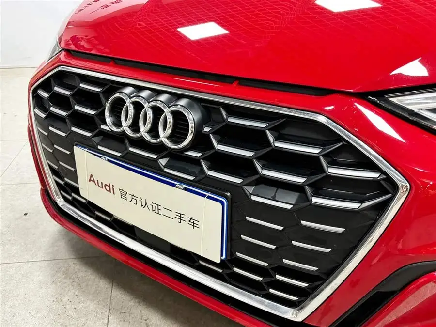 أودي A3 2023 A3L ليموزين 35 TFSI الرياضية التقدمية