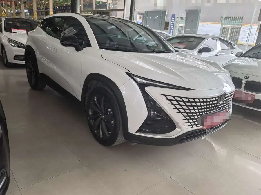 شانغهاي UNI-T 2020 1.5T المميزة