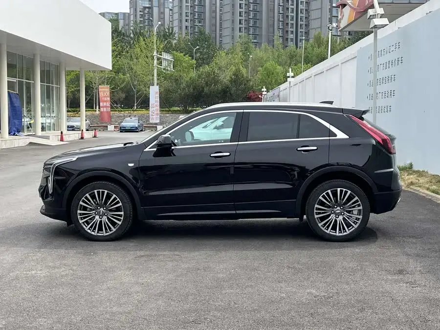 Cadillac XT4 2024 28T FWD Premium