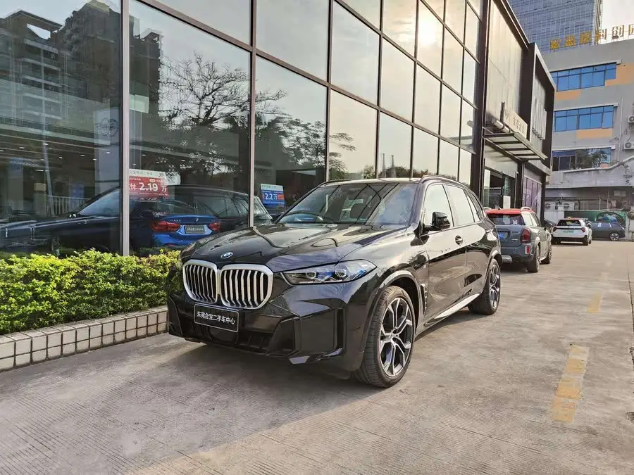 بي إم دبليو X5 2023 موديل xDrive 40Li حزمة M الرياضية الليلية