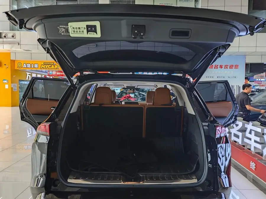 تانلو 2024 طراز 380VC-TURBO إصدار القيادة الذكية الدفع الرباعي 6 مقاعد