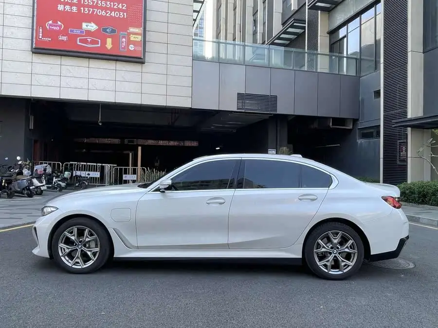 بي إم دبليو i3 2024 ايف درايف 35 L