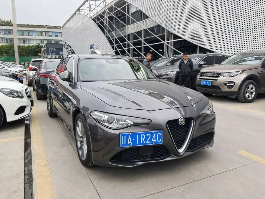 2019 Giulia 2.0T 280HP Luxury Edition