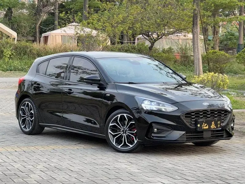 2020 فورد فوكس سيدان إيكوبوست 180 أوتوماتيكي ST لاين