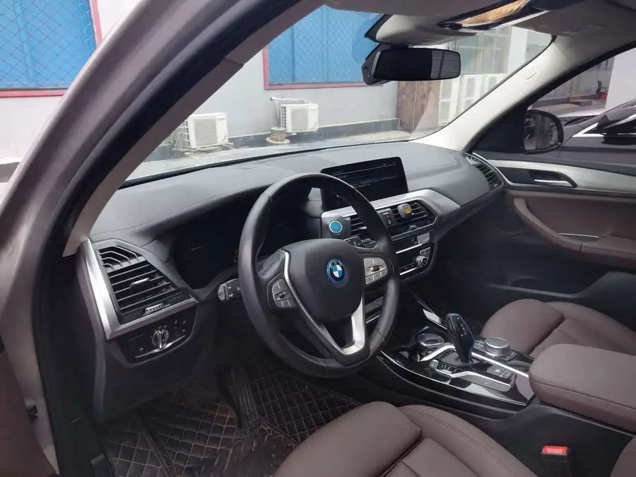 BMW iX3 2021 Leading Model