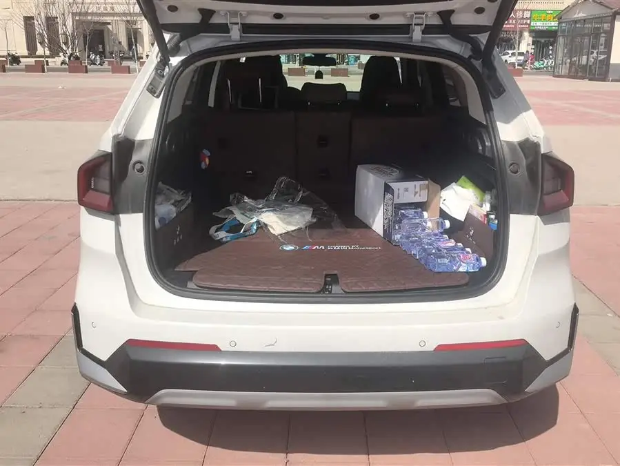 بي إم دبليو X1 2024 sDrive25Li حزمة تصميم X