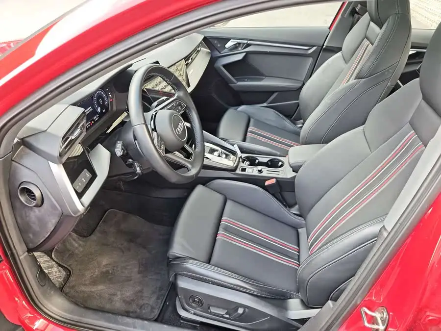 أودي A3 2023 الطراز المحدّث A3L ليموزين 35 TFSI الطراز الرياضي الأنيق