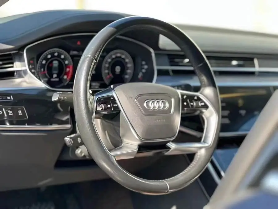 أودي A8 طراز 2021 A8L 50 TFSI quattro راحة