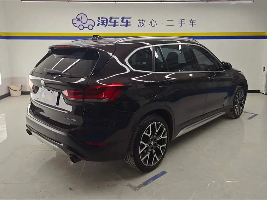 بي ام دبليو X1 2020 xDrive25Li الفئة الفاخرة