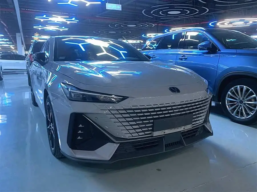 Changan UNI-V 2023 1.5T Premium