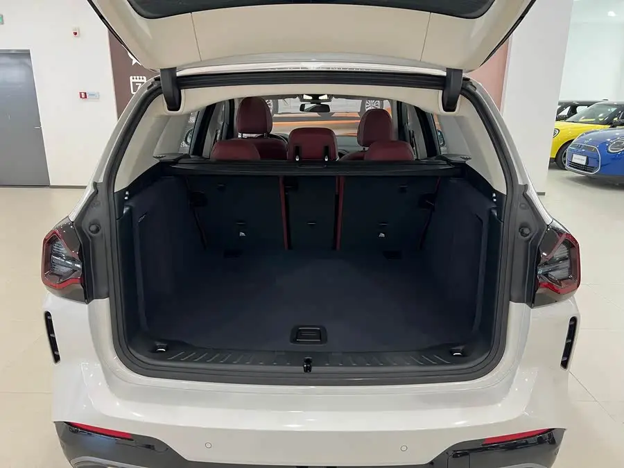 BMW iX3 2023 Leading Model