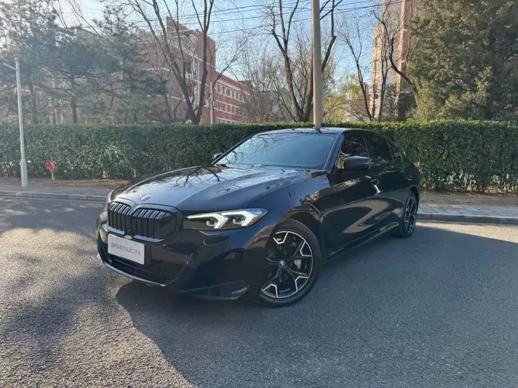 BMW i3 2023 eDrive 40 L Night Edition