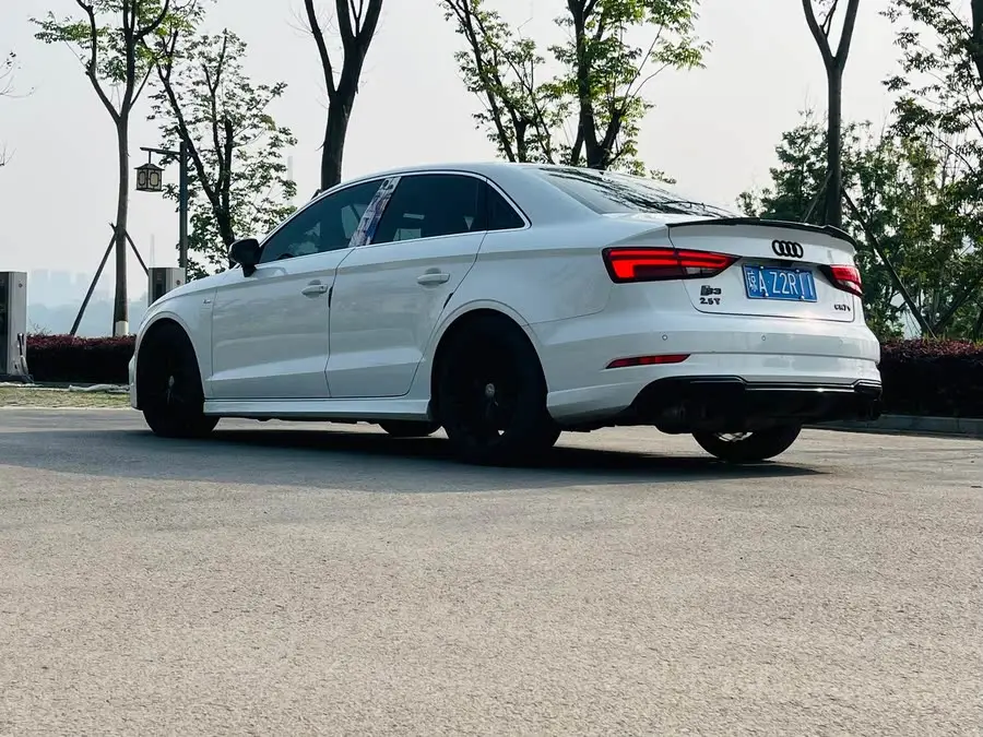 أودي A3 طراز 2020 ليموزين 35 TFSI إصدار الموضة الوطنية VI