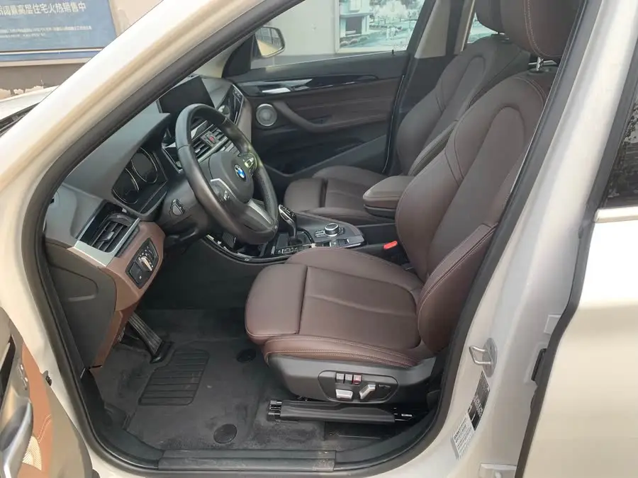 BMW X1 2022 sDrive20Li Luxury