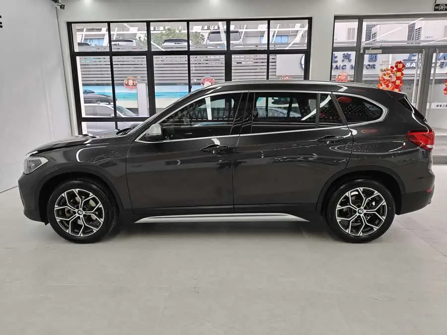 بي إم دبليو X1 2022 sDrive20Li إصدار موضة