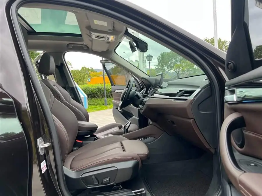 BMW X1 2020 sDrive25Li Leading Edition