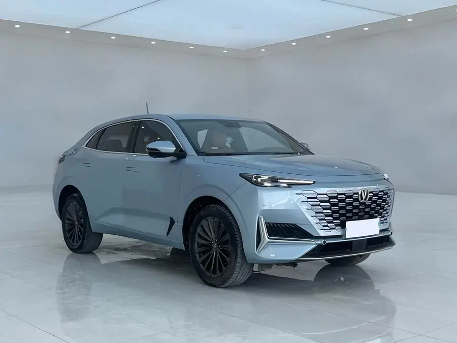 تشانجان UNI-K 2021 2.0T الفخمة