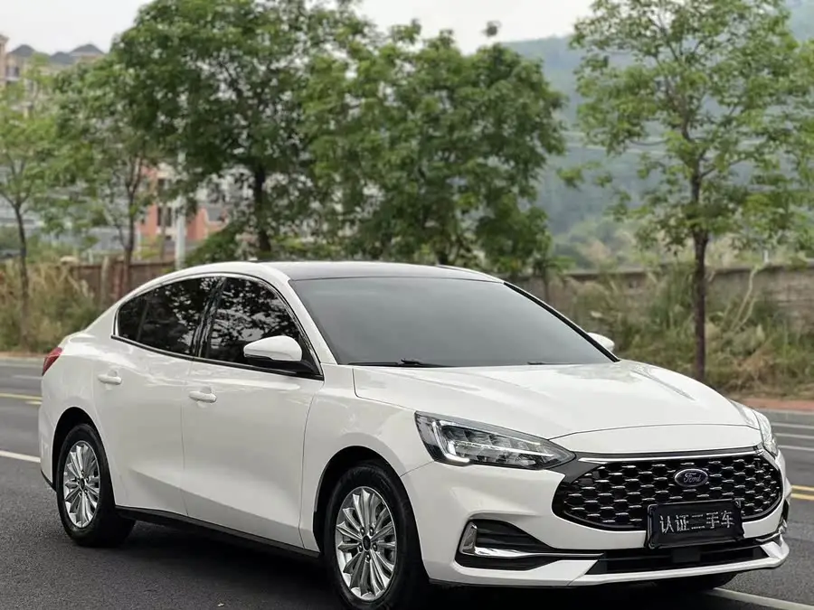 2021 فورد فوكس سيدان إيكو بوست 180 أوتوماتيكي تريند