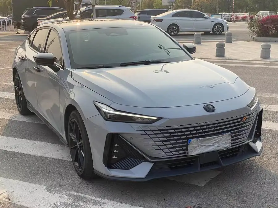 Changan UNI-V 2023 1.5T Premium