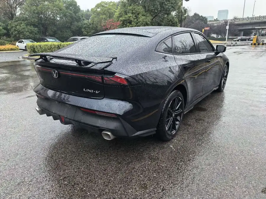 Changan UNI-V 2022 1.5T Premium