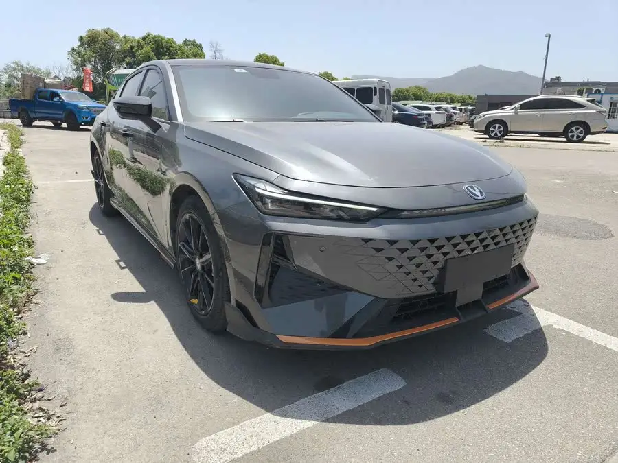 Changan UNI-V 2022 1.5T Premium