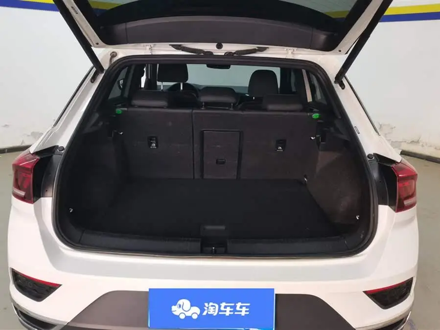 T-ROC 2021 الطراز المُعدل 280TSI DSG الدفع الرباعي الفاخر المتصل ذكيًا