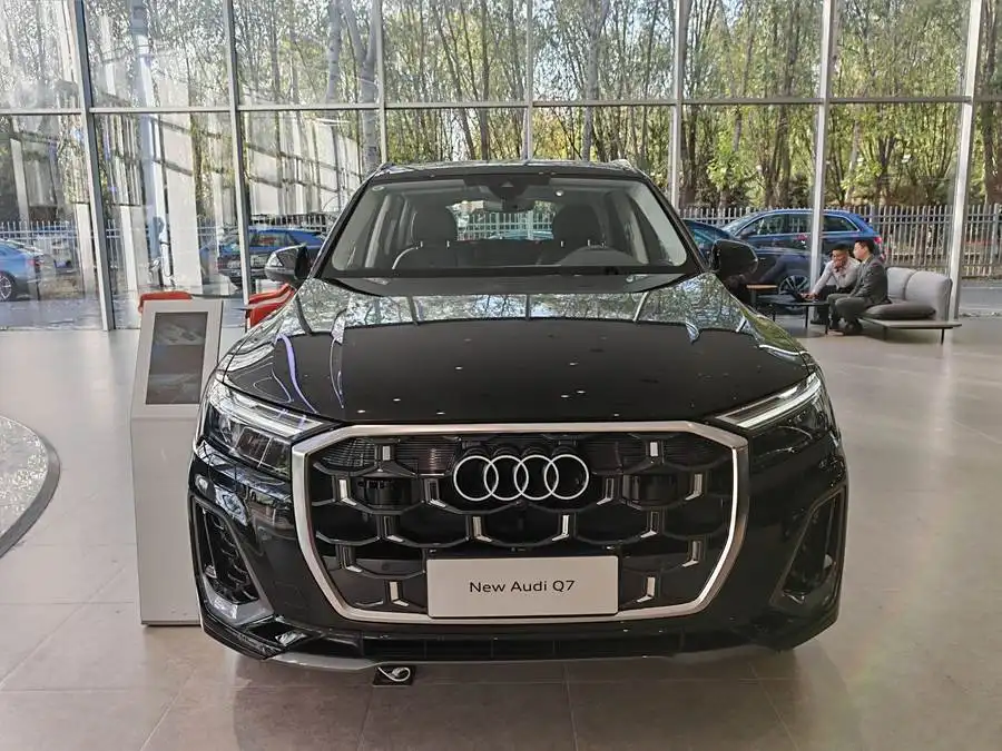 Audi Q7 2024 55 TFSI quattro S line Sport