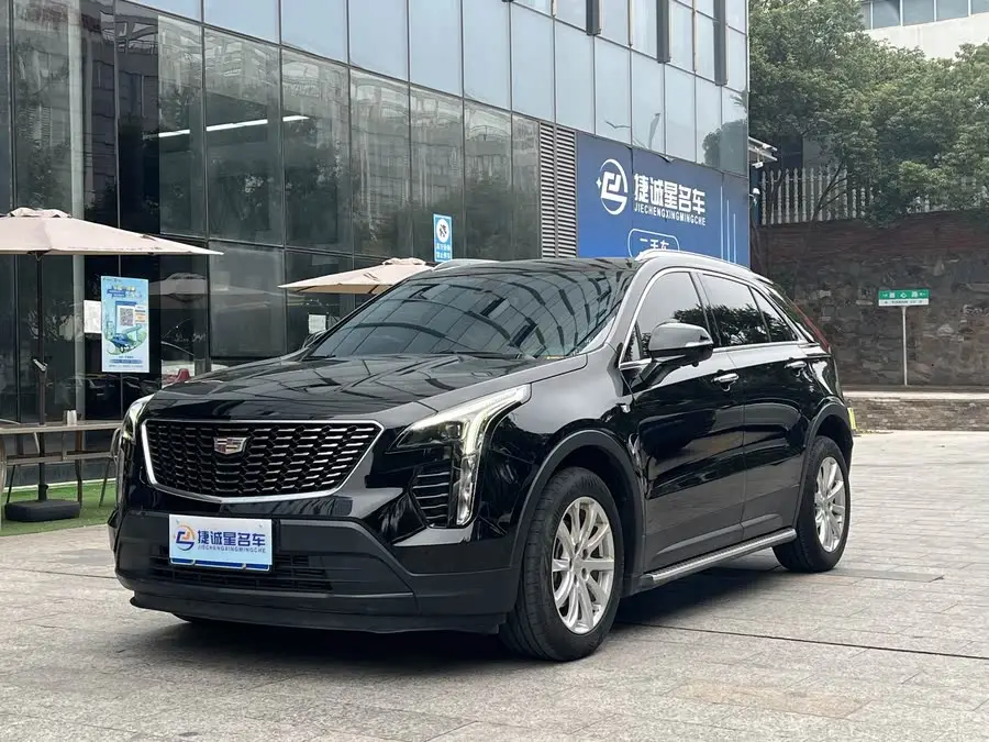 Cadillac XT4 2022 28T FWD Luxury