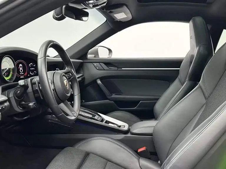 بورشه 911 طراز 2023 كاريرا T 3.0T