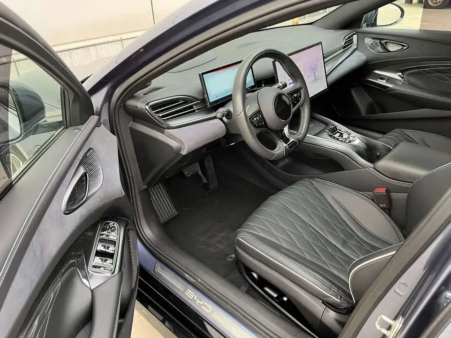 فهد البحر 2022 طراز 700 كم إصدار الدفع الخلفي طويل المدى