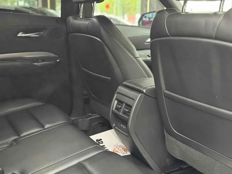 Cadillac XT4 2021 28T Front-Wheel Drive Premium