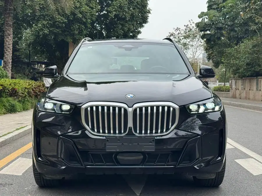 BMW X5 2023 xDrive 40Li M Sport Black Night Package