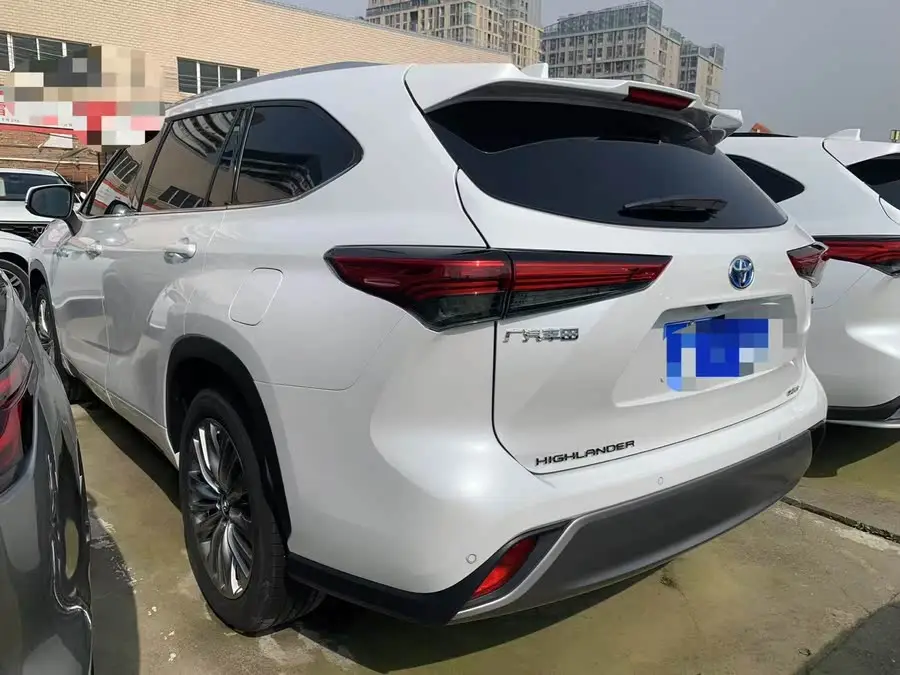 هايلاندر 2022 طراز هجين 2.5 لتر دفع رباعي فاخر 7 مقاعد