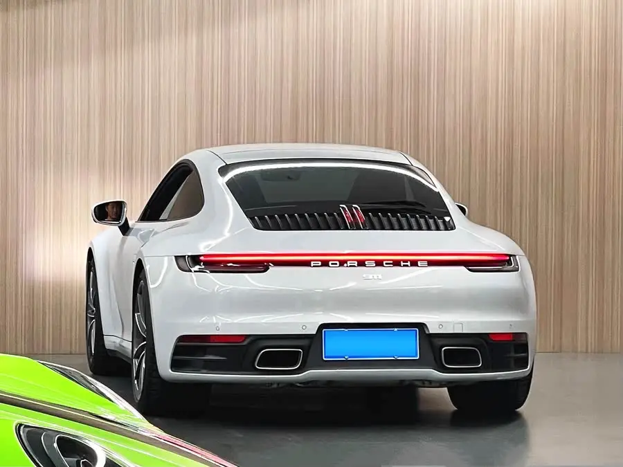 بورش 911 2023 كاريرا 3.0T