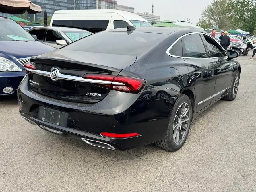 بيوك لاكروس 2022 652T الفاخرة