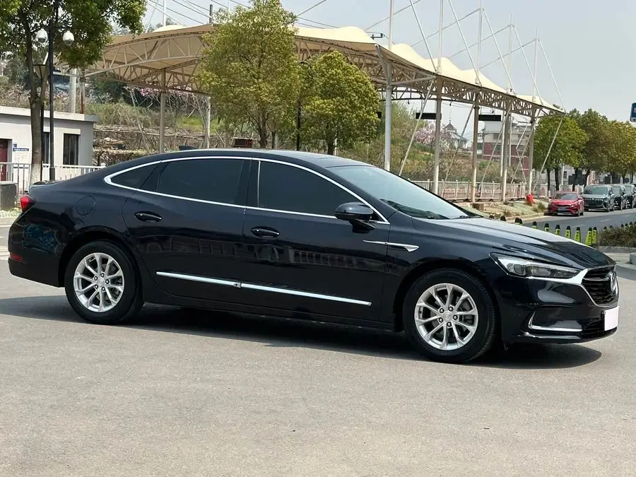 بيوك لاكروس 2022 552T الفاخرة