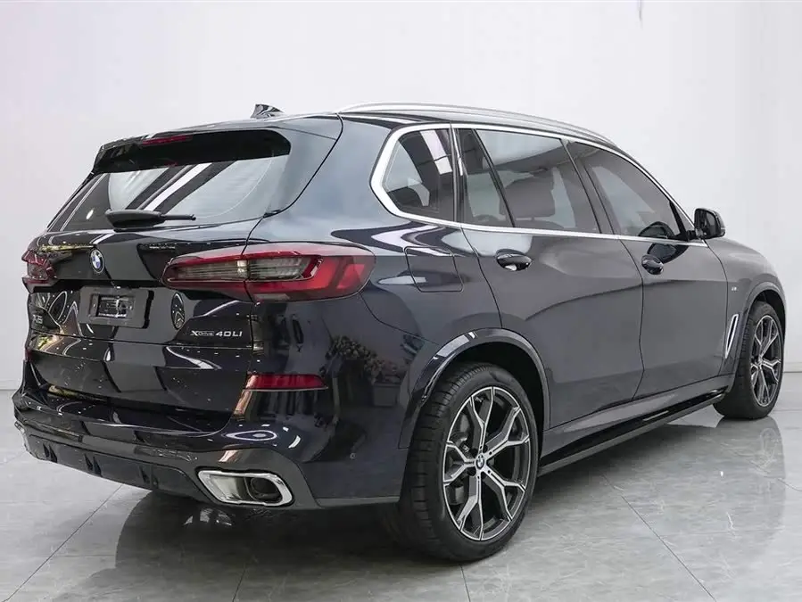 بي إم دبليو X5 2022 xDrive 40Li حزمة M الرياضية
