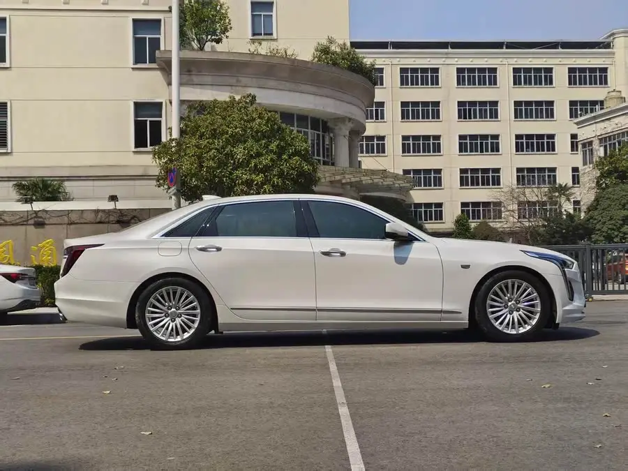 كاديلاك CT6 2021 28T فاخرة