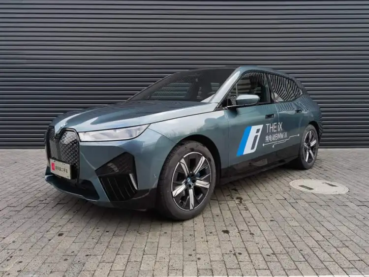 BMW iX 2023 xDrive40