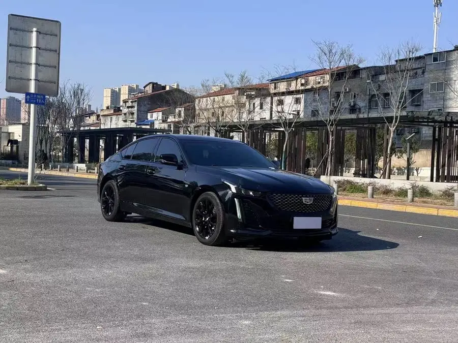 كاديلاك CT5 2022 28T الفاخرة