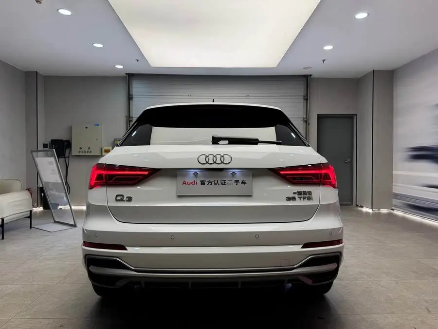 Audi Q3 2023 35 TFSI Fashion Dynamic Edition (1.4T)