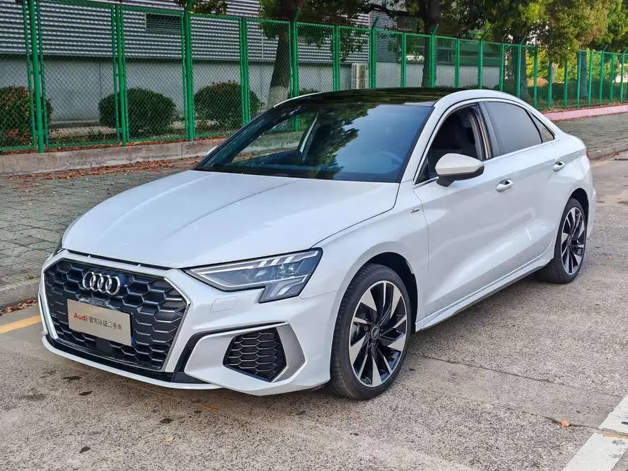 أودي A3 2024 A3L ليموزين 35 TFSI الطراز الرياضي الأنيق