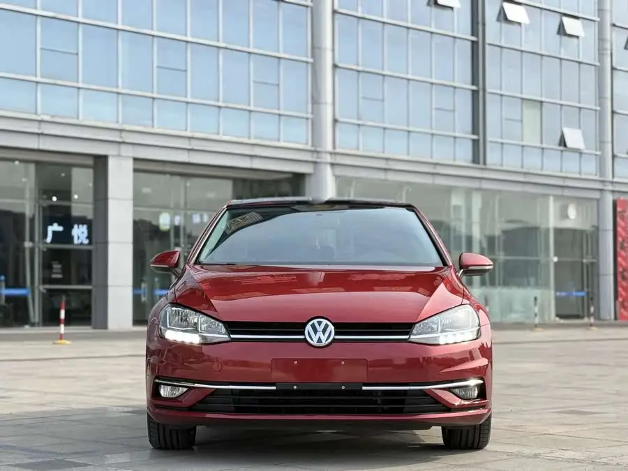 غولف 2020 نسخة الحب 200 TSI DSG نوع الراحة الإصدار الأساسي