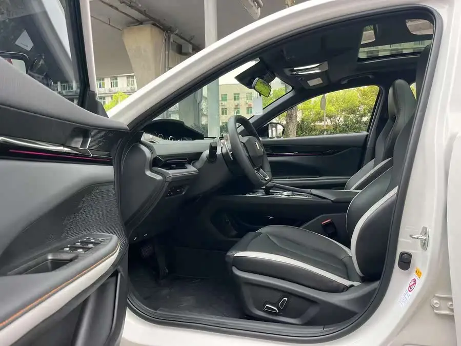 Changan UNI-V 2023 1.5T Premium