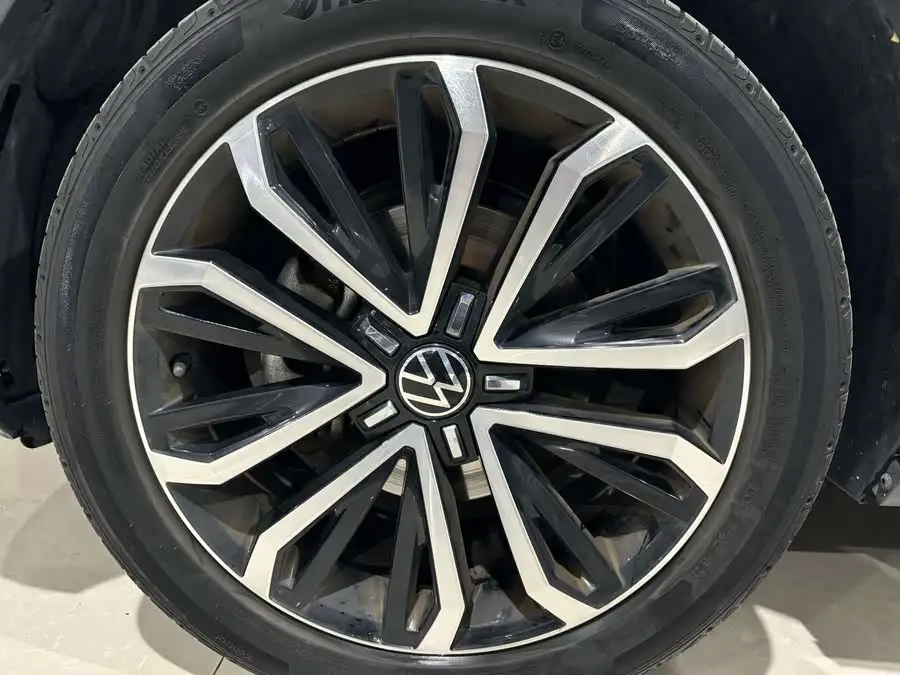 T-ROC 2022 طراز 280TSI DSG دفع ثنائي راحة PLUS